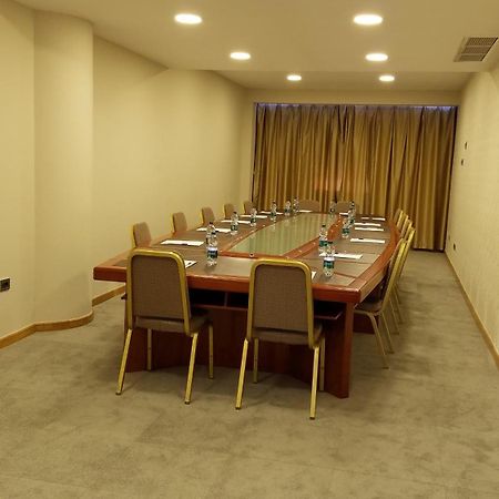 Sky 2 Hotel Tiranë Ngoại thất bức ảnh