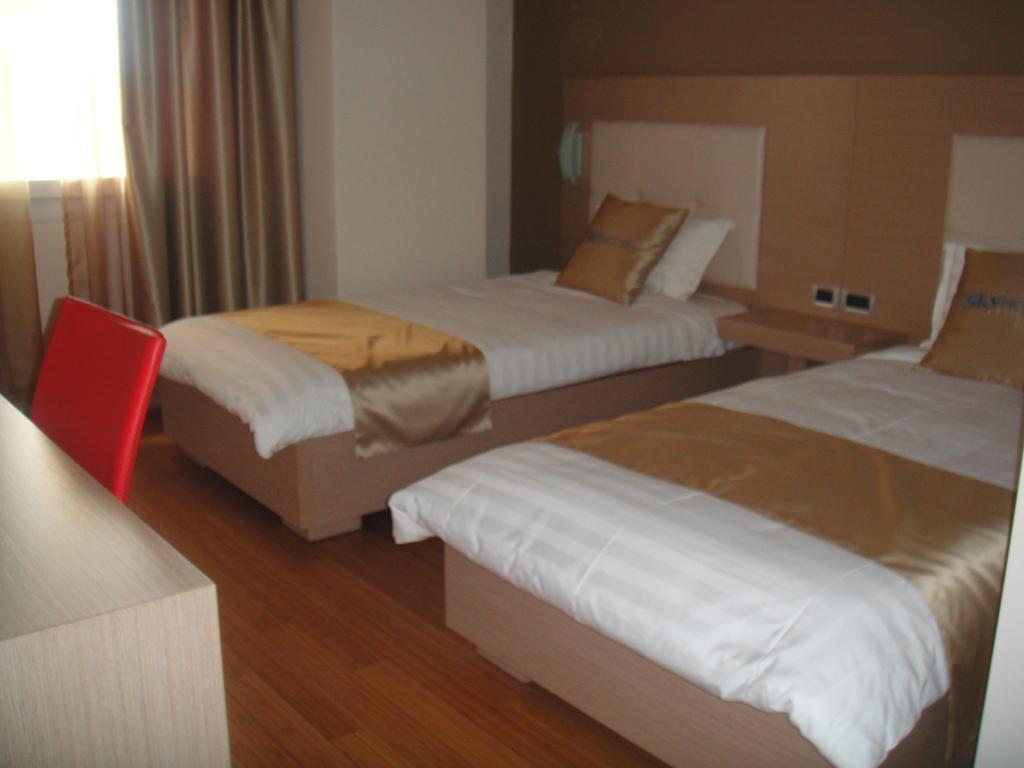 Sky 2 Hotel Tiranë Ngoại thất bức ảnh