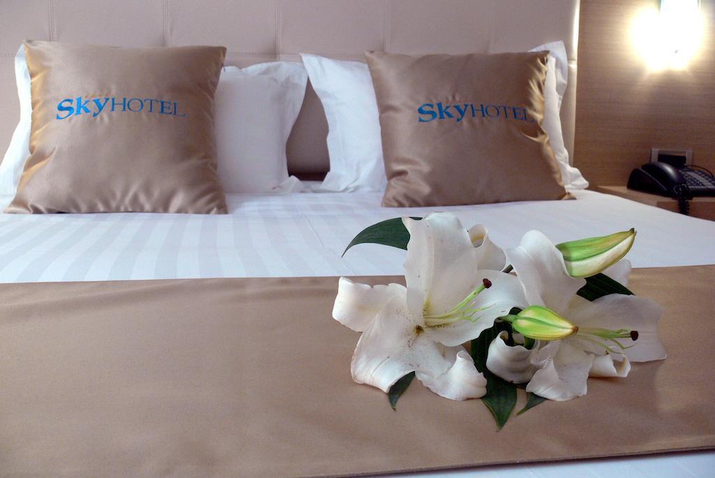 Sky 2 Hotel Tiranë Ngoại thất bức ảnh