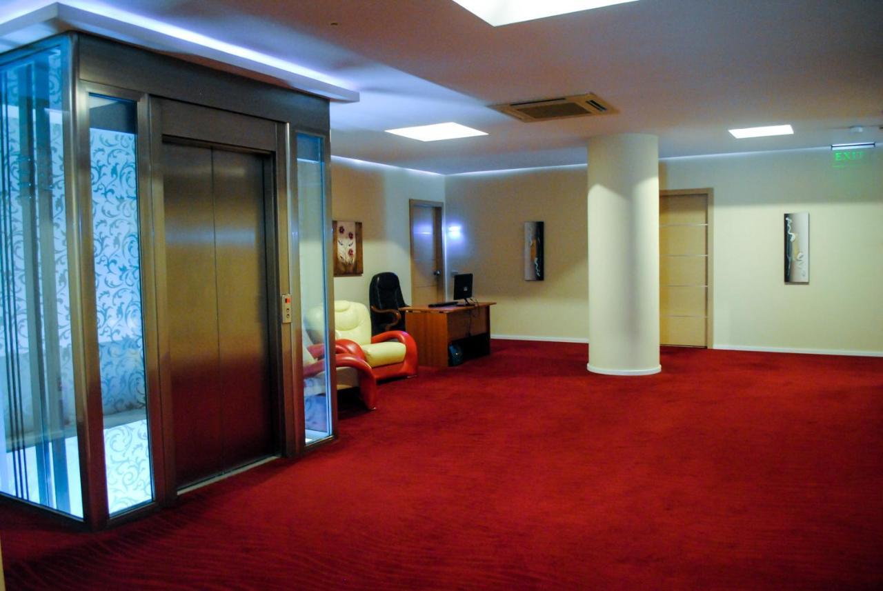 Sky 2 Hotel Tiranë Ngoại thất bức ảnh