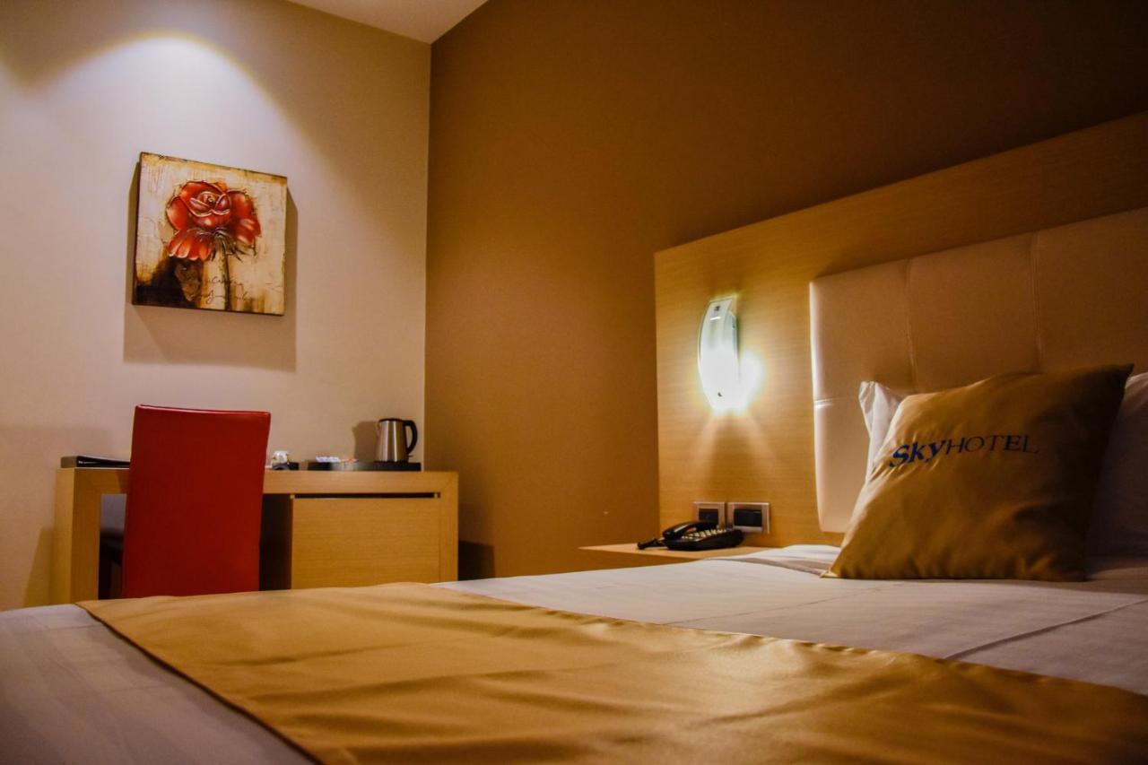 Sky 2 Hotel Tiranë Ngoại thất bức ảnh