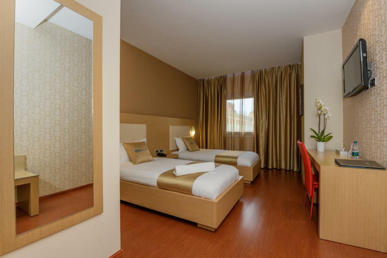 Sky 2 Hotel Tiranë Ngoại thất bức ảnh